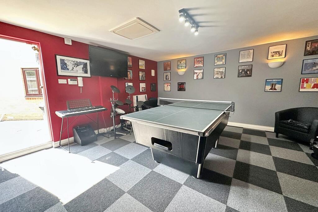 Additional image 18 of Verwood