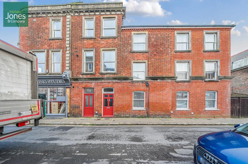 Thorn Road, Worthing, West Sussex, BN11