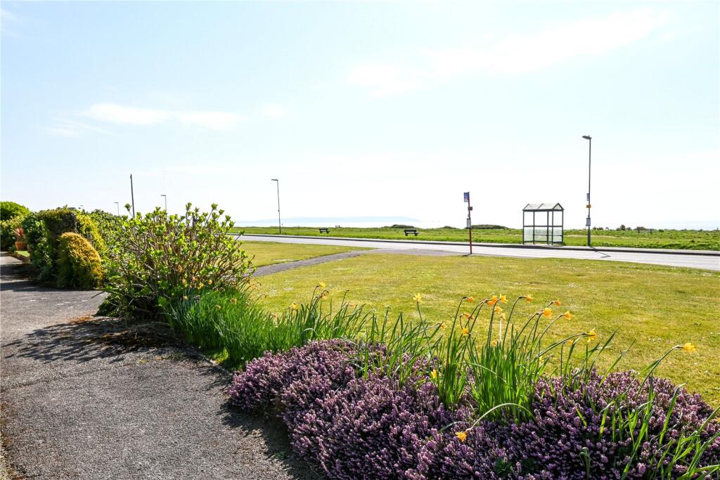 Additional image 12 of White Horses, Marine Drive, Barton on Sea, Hampshire, BH25