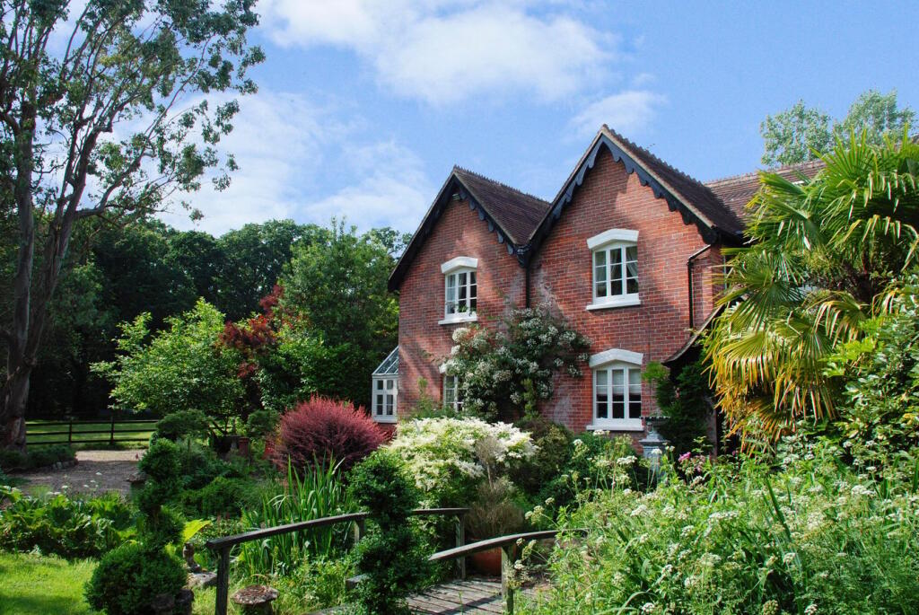 Additional image 18 of South Drive, Ossemsley, New Milton, BH25