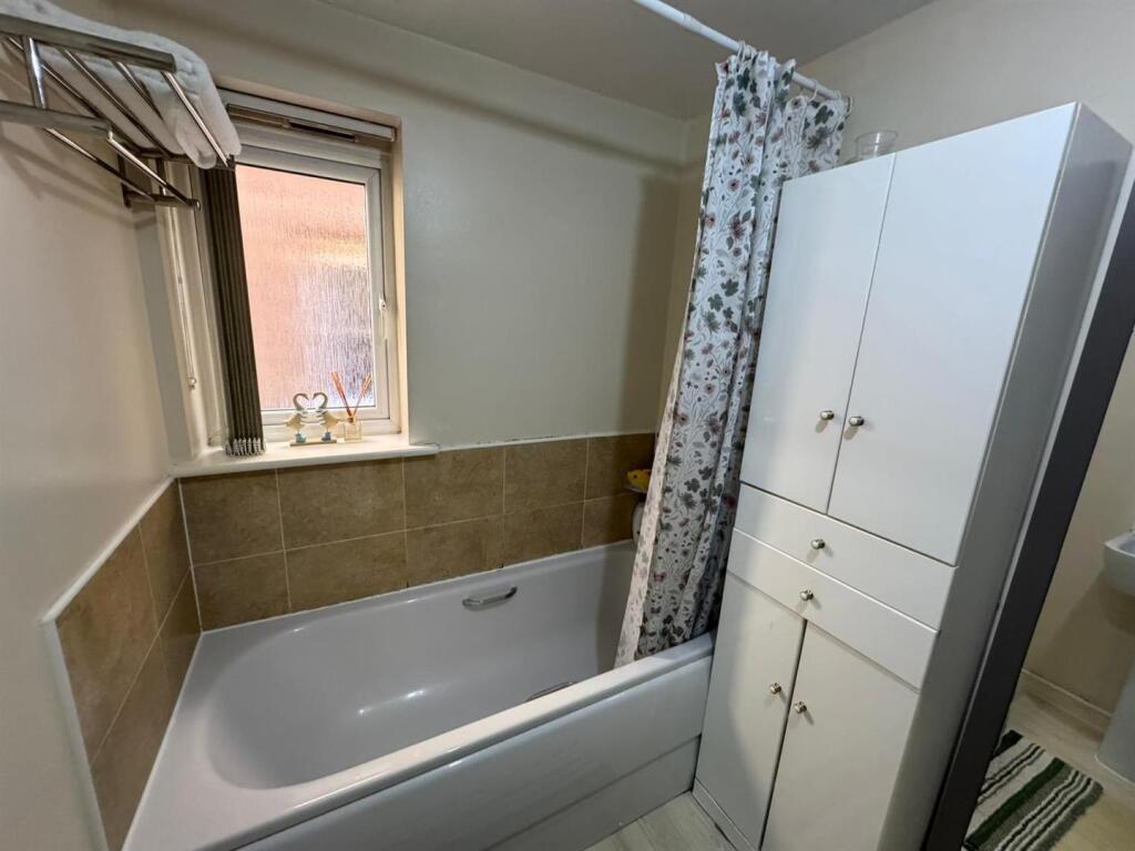 Additional image 20 of Dukes Avenue, Bradford