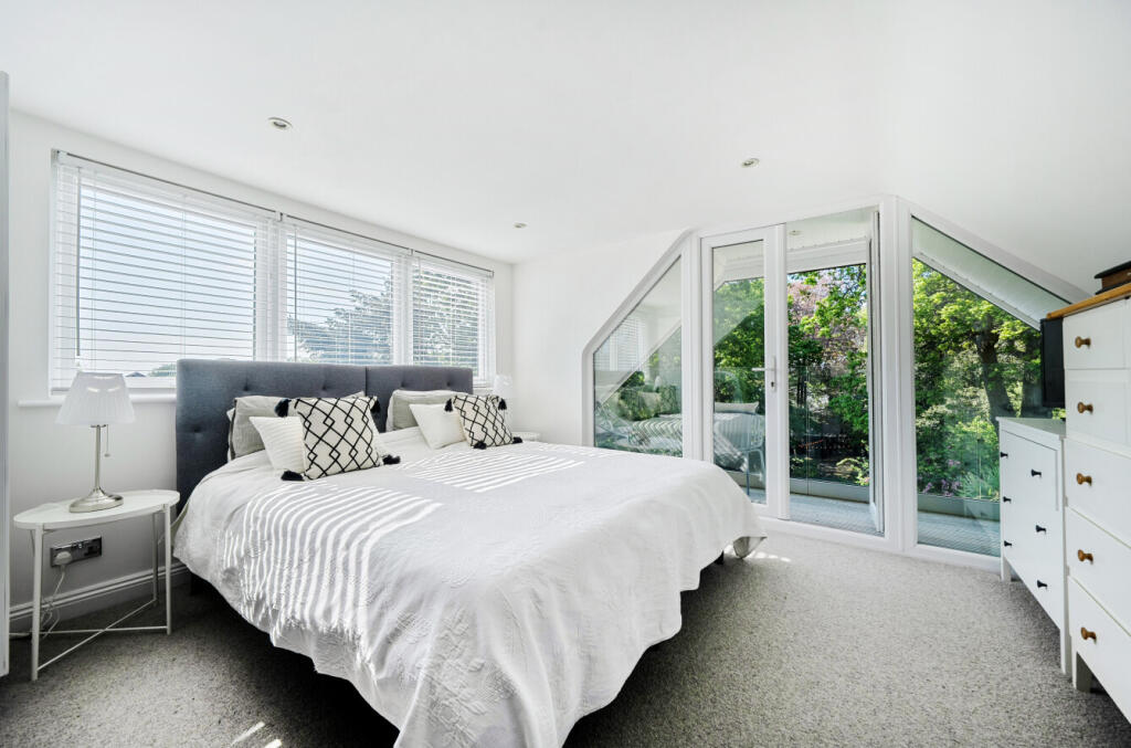 Additional image 14 of Lymington Road, Highcliffe, Christchurch, BH23