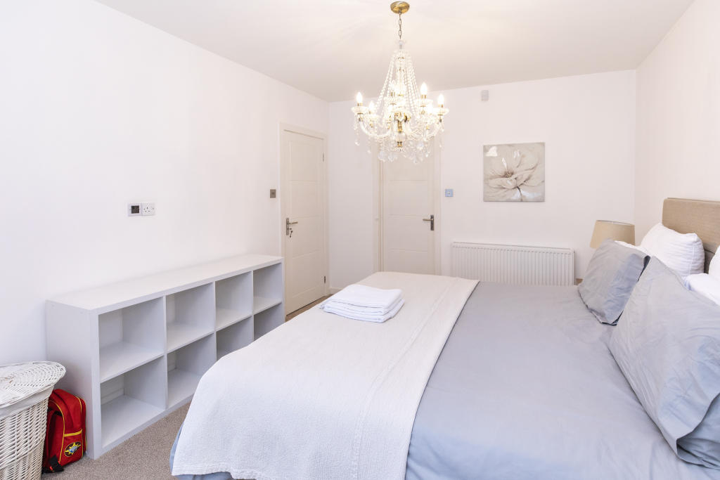 Additional image 7 of Family Let in Queens Park