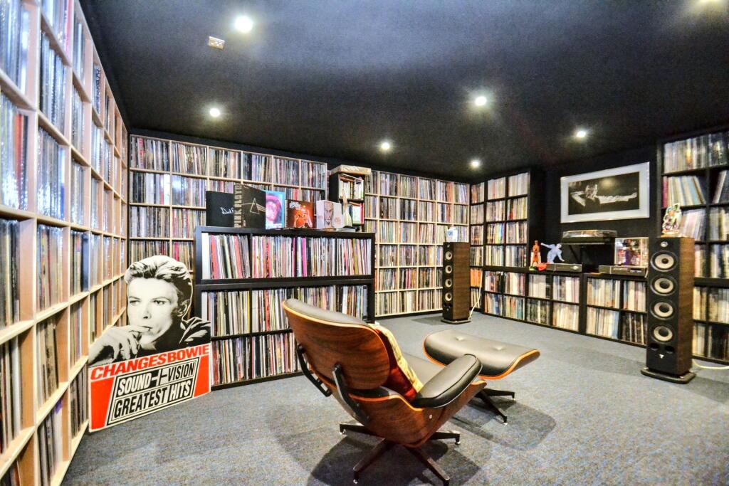 Additional image 24 of Broadstone