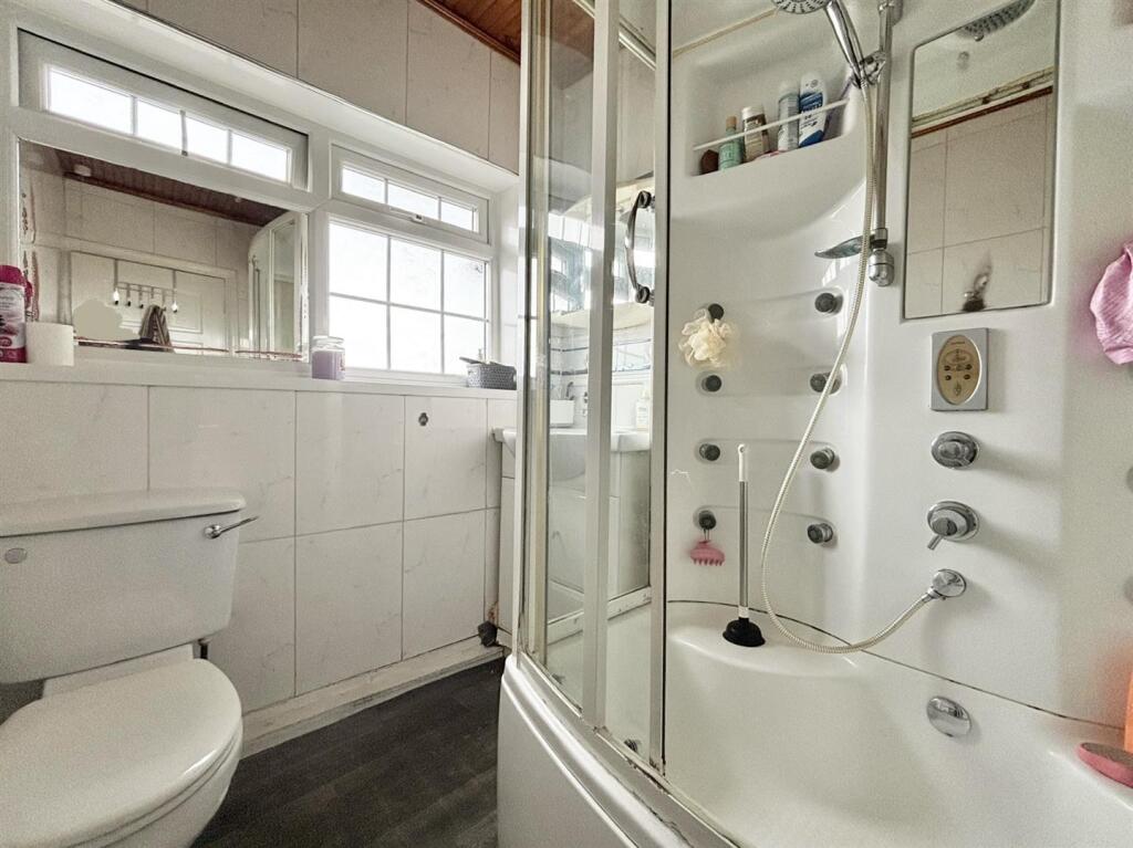 Additional image 20 of Como Drive, Bradford 8