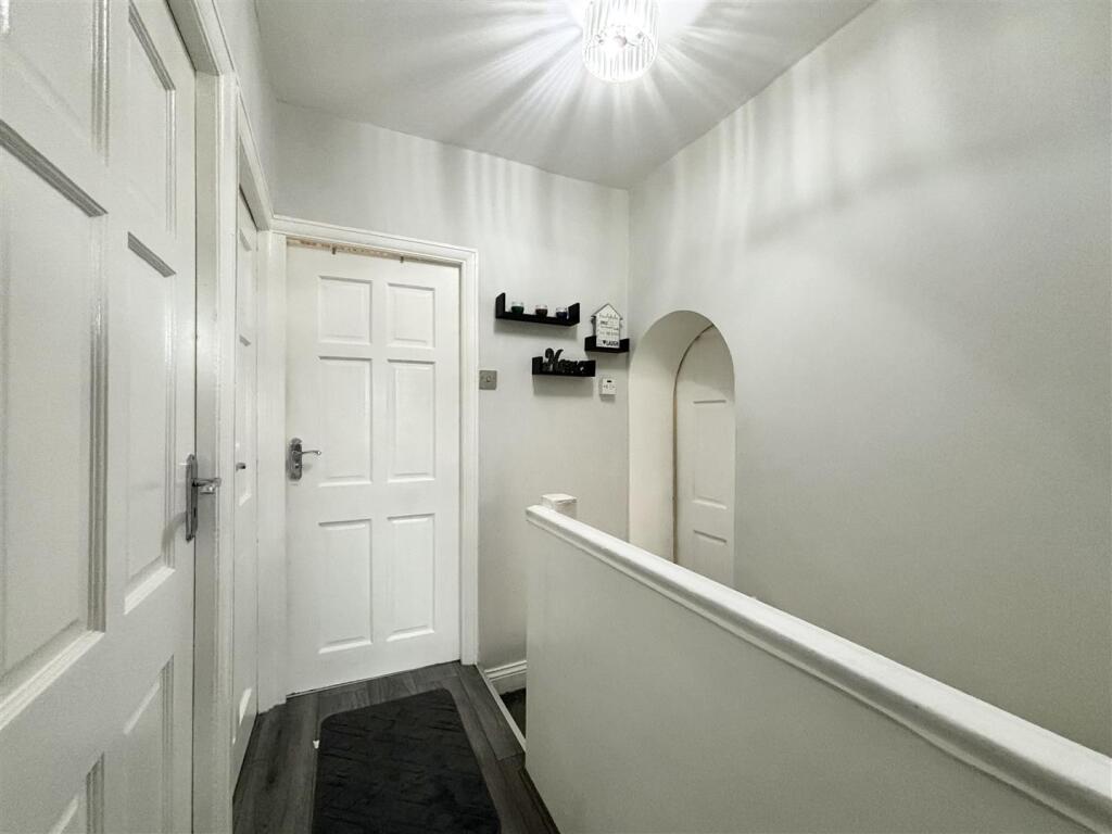 Additional image 13 of Como Drive, Bradford 8