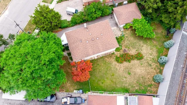 Additional image 31 of 61 Lord Roberts Dr