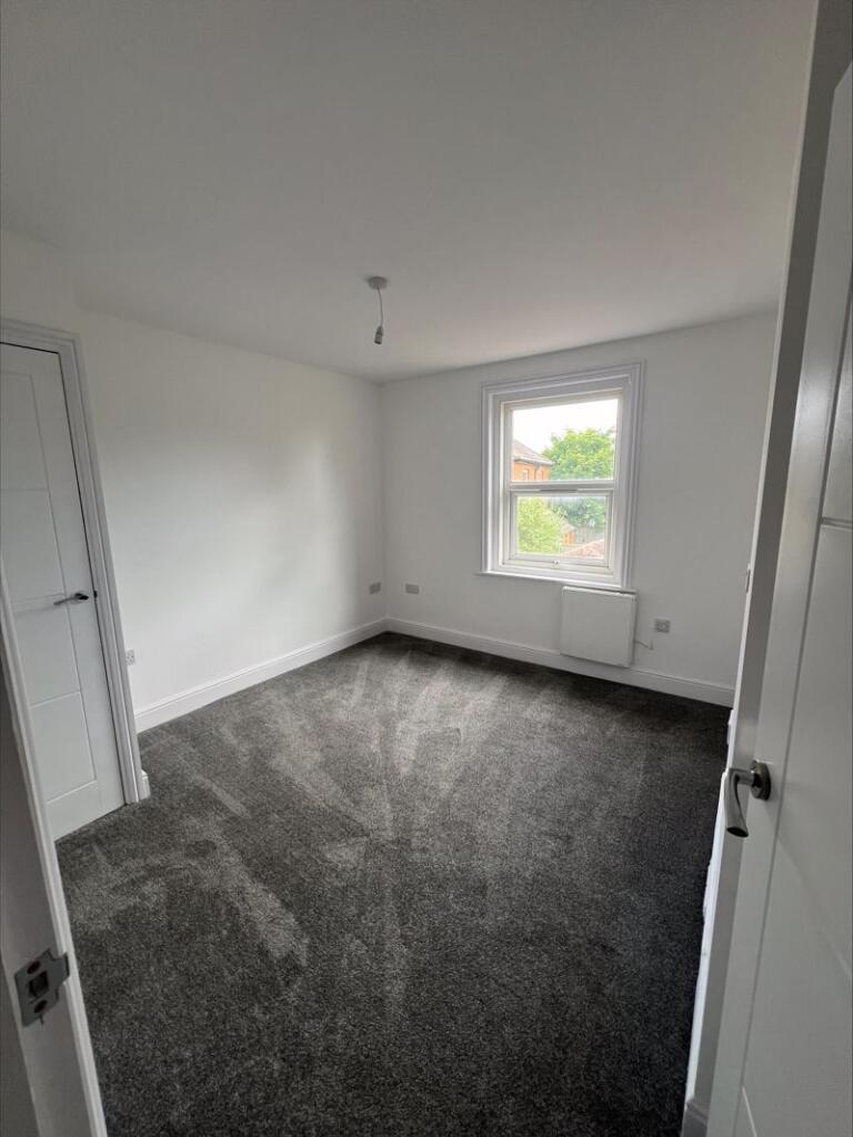 Additional image 5 of Two bedroom flat in sought after Charminster