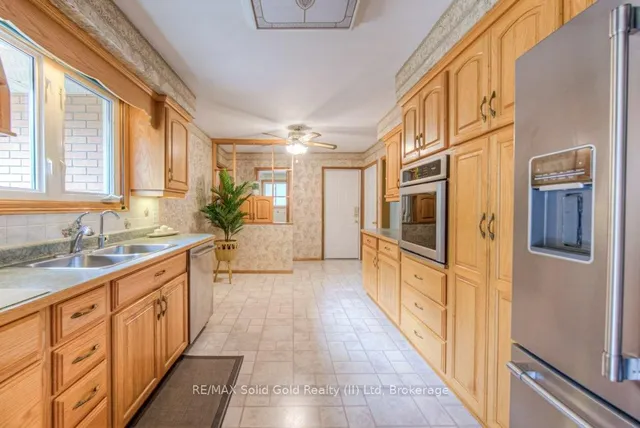 Additional image 17 of 16 Wolfe's Crt