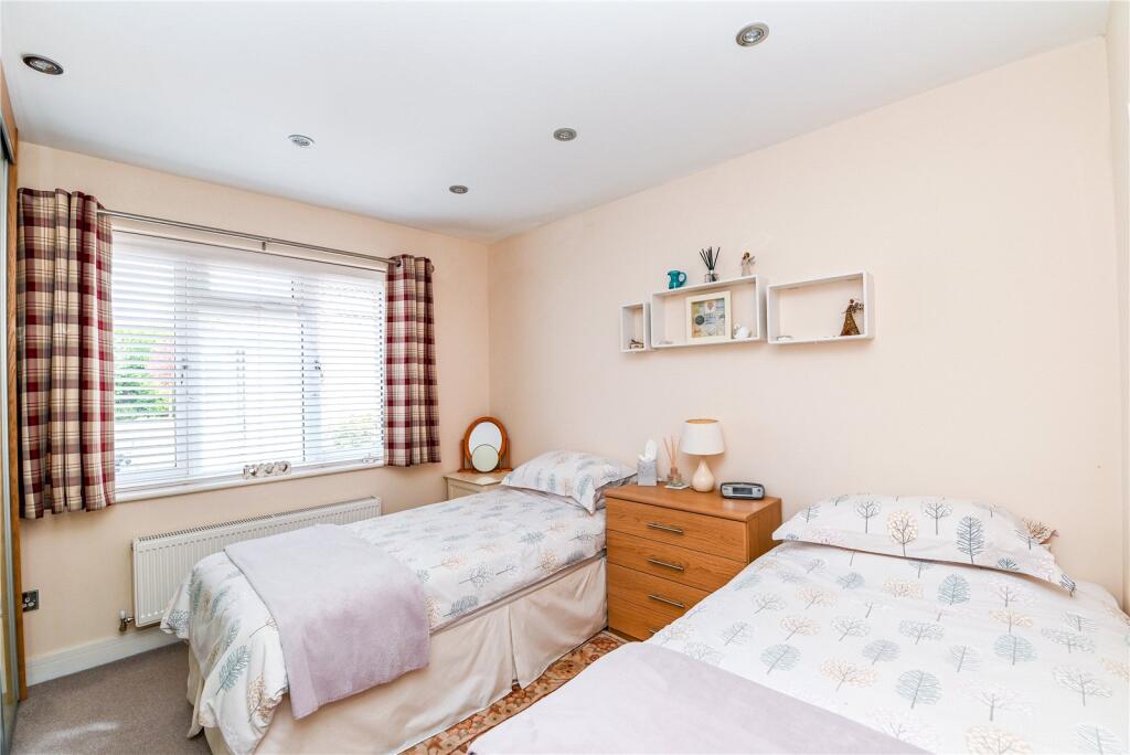 Additional image 9 of Fenleigh Close, Barton on Sea, New Milton, Hampshire, BH25