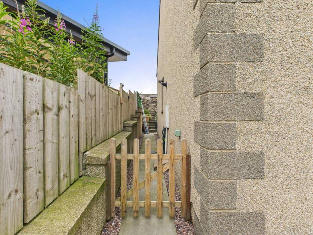 Additional image 25 of Victoria Gardens, Banff, AB45