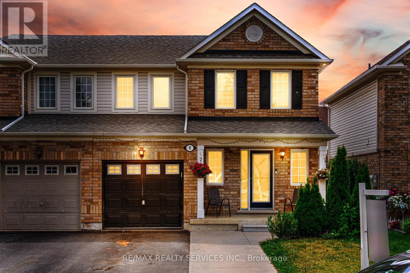 8 SWEETWOOD CIRCLE|Brampton (Fletcher's Meadow), Ontario L7A2R9