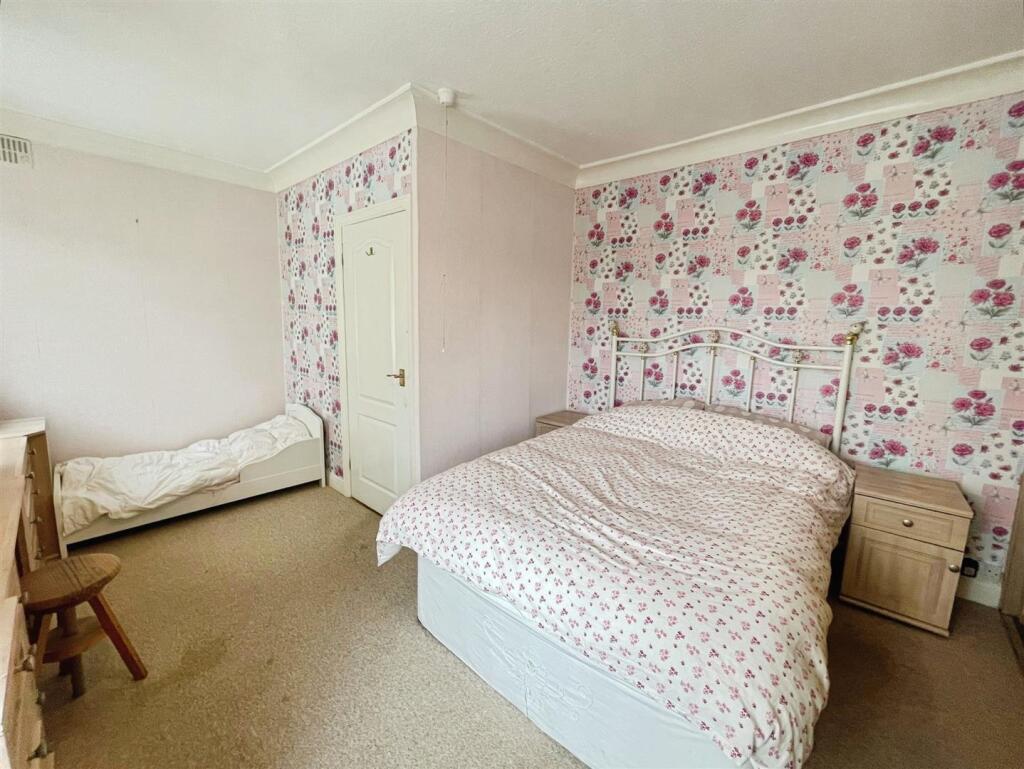 Additional image 10 of Farfield Grove, Bradford, BD6