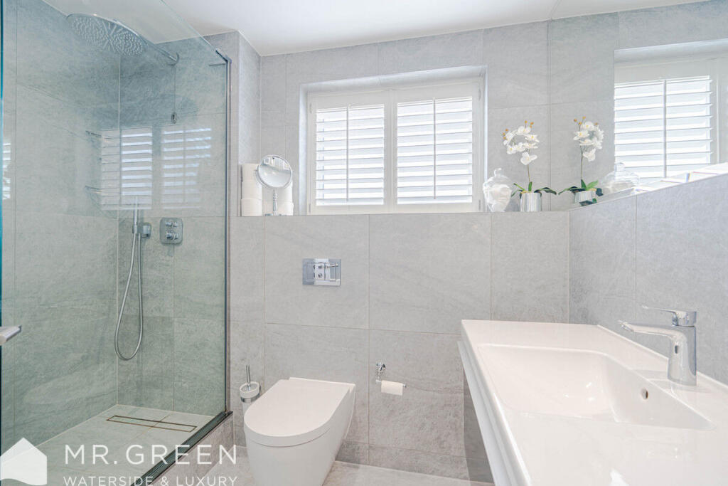 Additional image 15 of Cliff Lodge, 5 Boscombe Overcliff Drive, Bournemouth, BH5 1JB