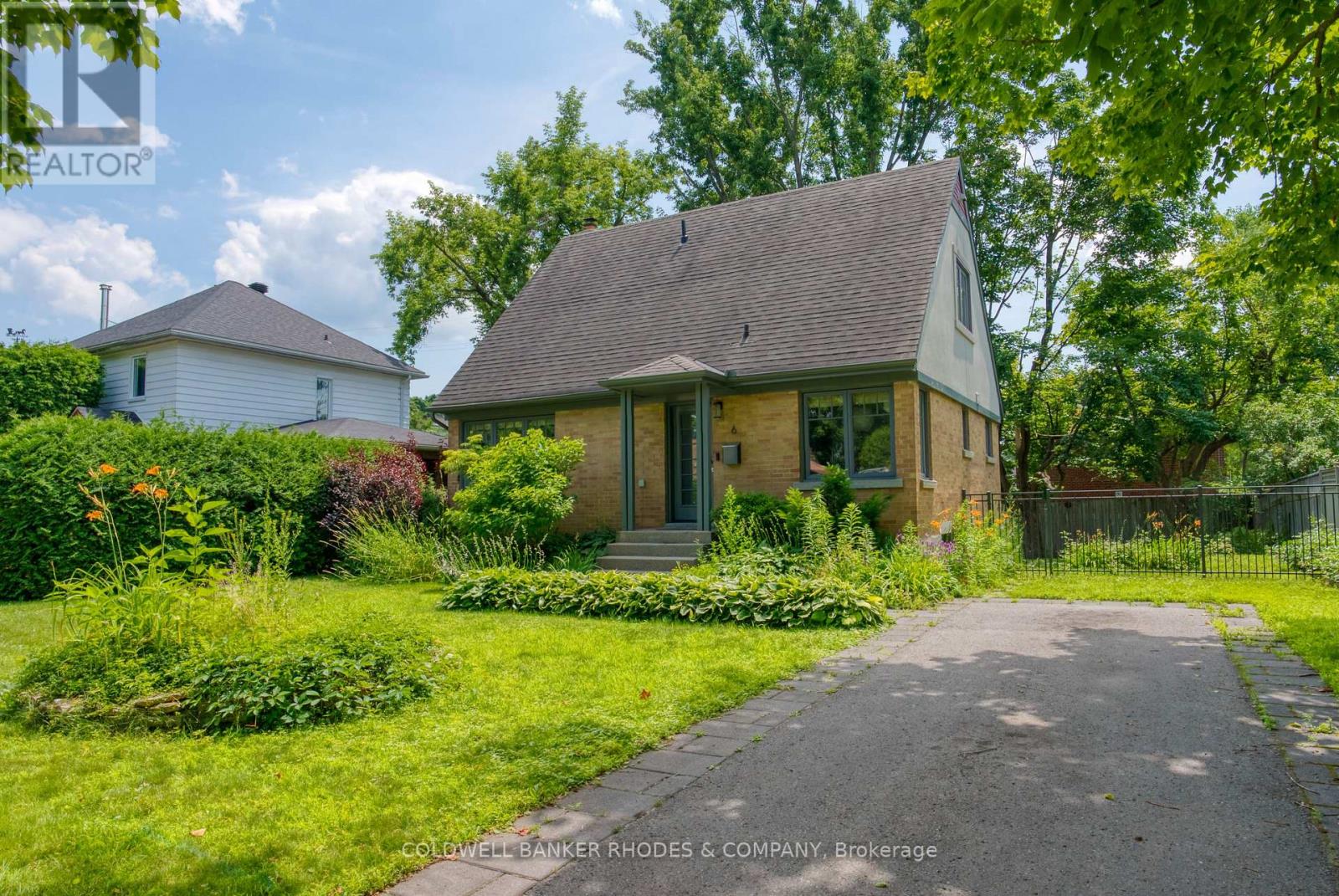 6 JEFFREY AVENUE|Ottawa, Ontario K1K0E2