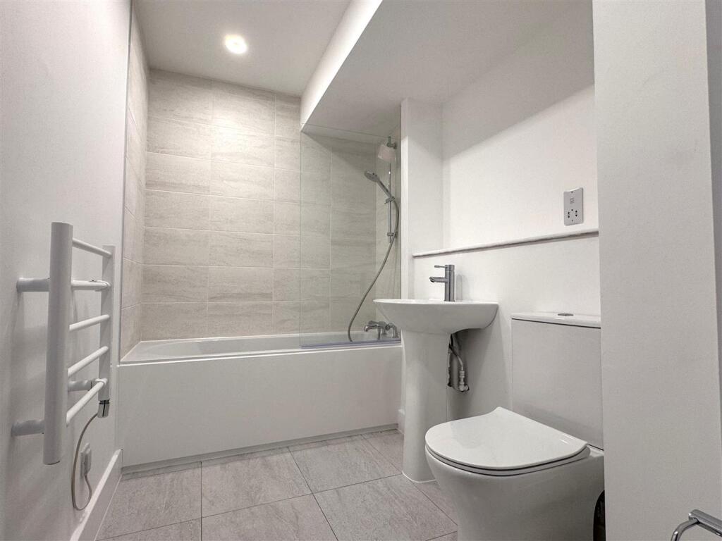 Additional image 9 of Hartington Place, Eastbourne BN21 3BG