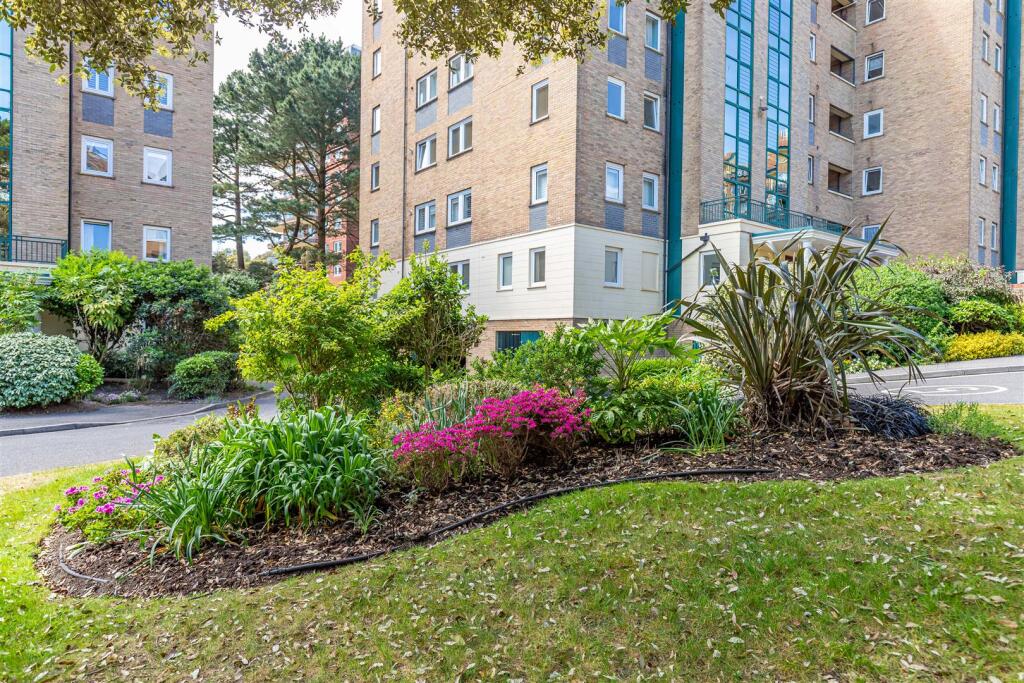 Additional image 24 of Immaculate, 2 bed in Block 'D', Keverstone Court,