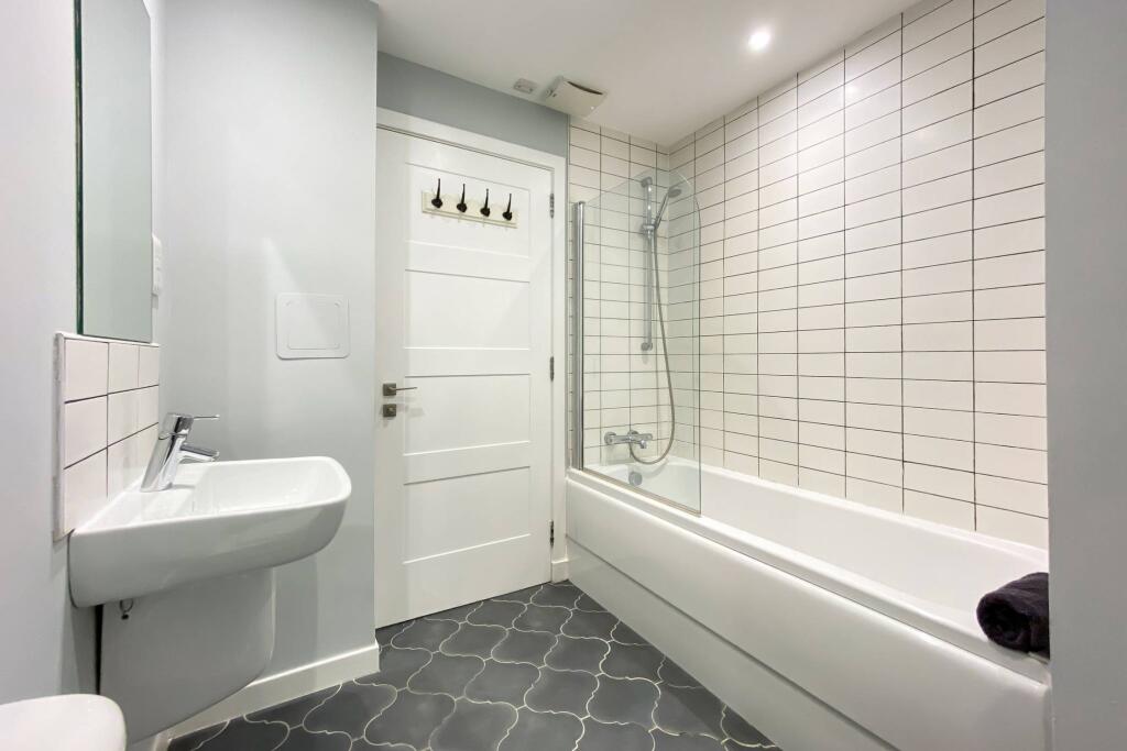 Additional image 10 of 142 Urquhart Road, Aberdeen, AB24 5DN