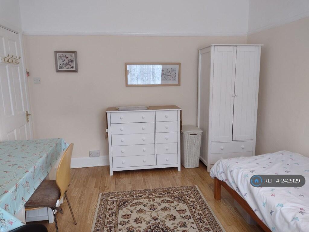 Additional image 10 of Cynthia Road, Poole, BH12