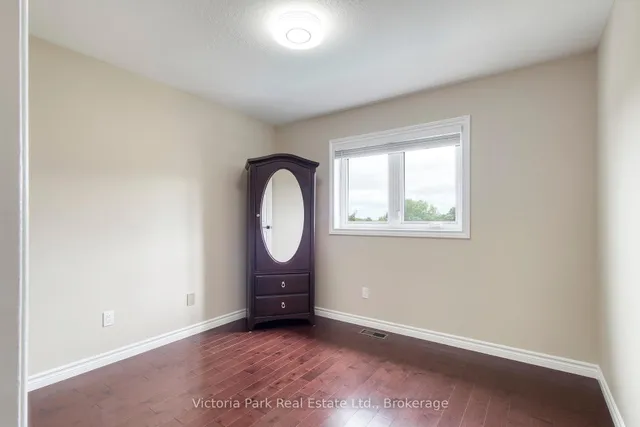 Additional image 29 of 44 Tami Crt