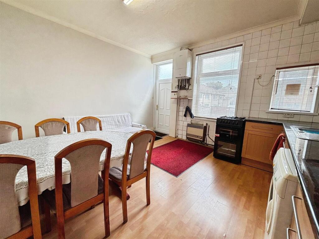 Additional image 4 of Parkside Road, Bradford, BD5 8PG