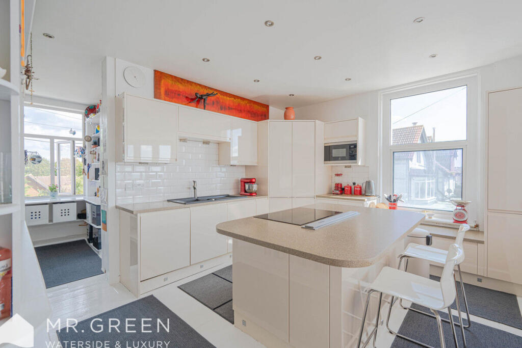 Additional image 6 of Sandy Bank, 39 Southbourne Overcliff Drive, Southbourne. BH6 3PL