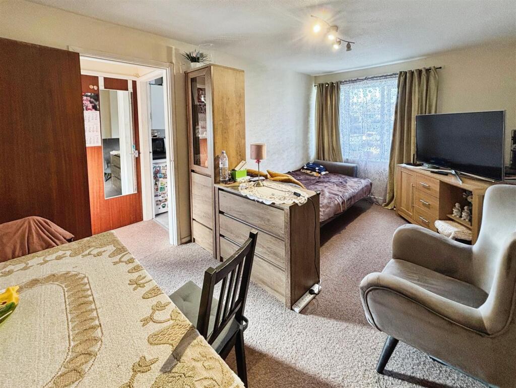 Additional image 8 of Fairburn Gardens, Bradford, BD2 2HF