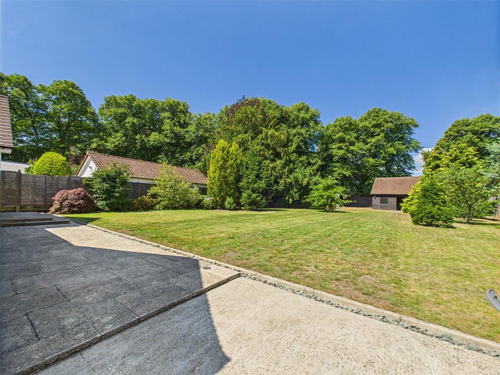 Additional image 20 of Rothesay Drive, Highcliffe, Christchurch, Dorset, BH23