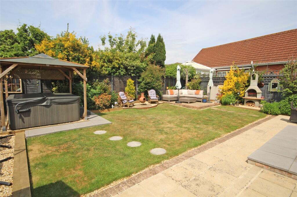 Additional image 2 of Everon Gardens, New Milton, Hampshire, BH25