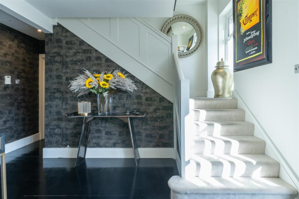 Additional image 6 of The Horseshoe, Sandbanks