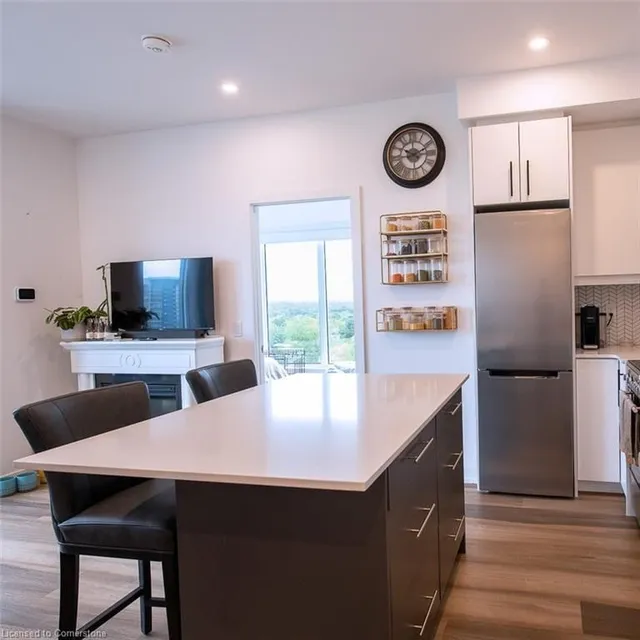 Additional image 6 of 15 Wellington St Unit 1009