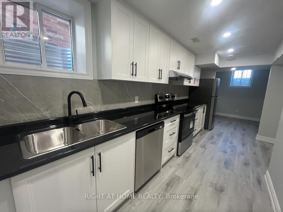 BASEMENT - 22 AMBOISE CRESCENT|Brampton (Fletcher's Meadow), Ontario L7A2R2