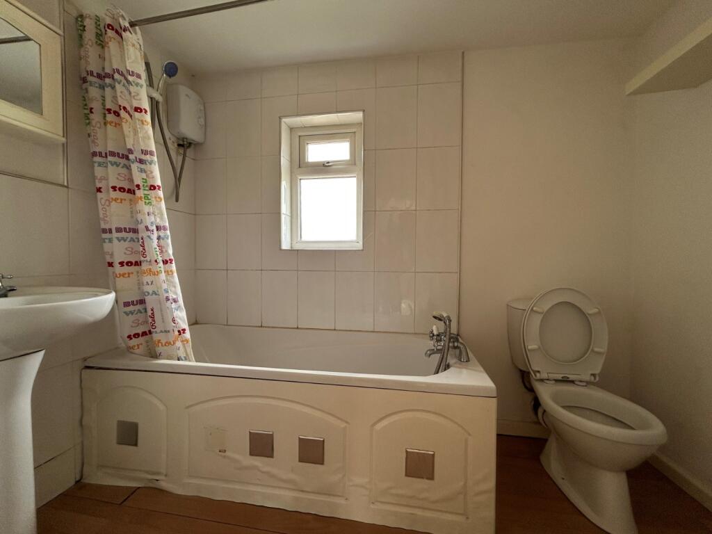 Additional image 8 of Hollybank Gardens, Bradford, BD7