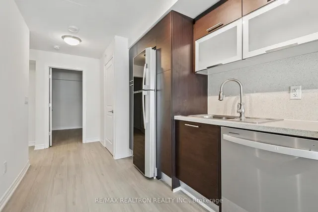 Additional image 24 of 386 Yonge St Unit 2201