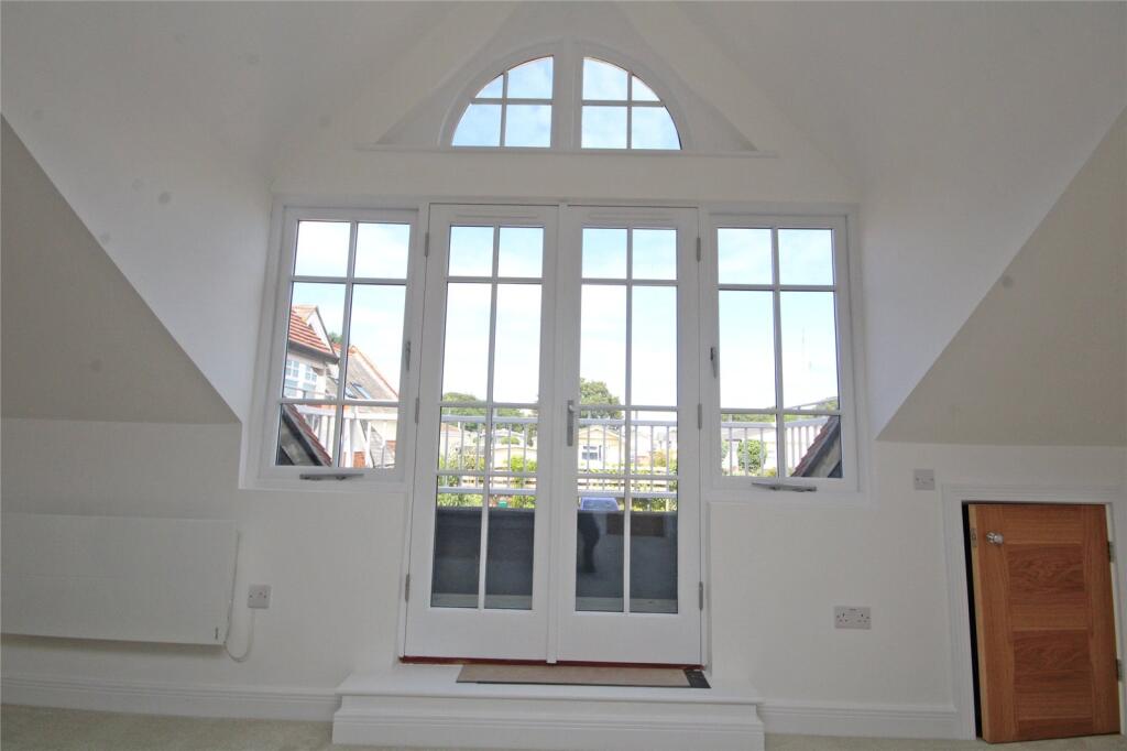 Additional image 6 of The George, Christchurch Road, New Milton, Hampshire, BH25