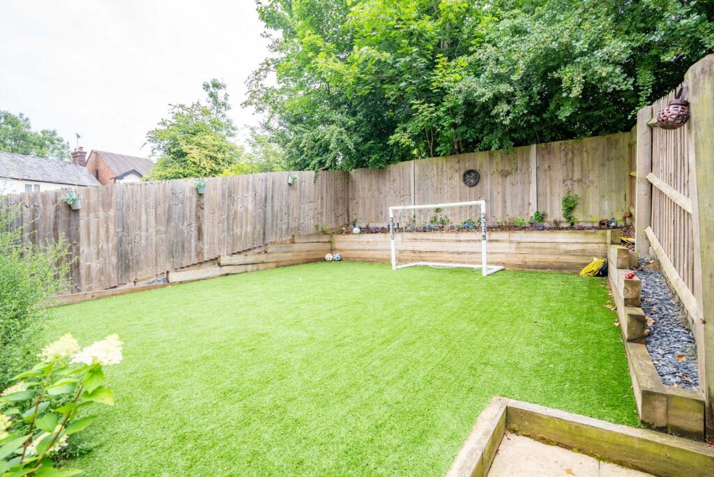 Additional image 22 of Neville Close, St. Albans, Hertfordshire, AL3