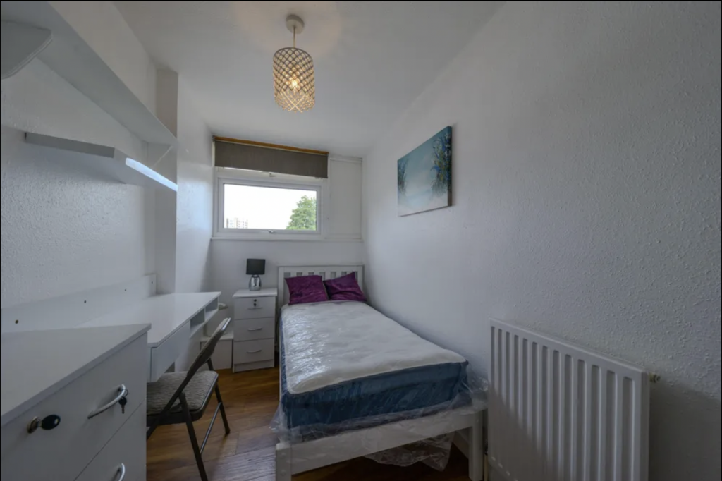 Additional image 7 of Room 1, Wood Close, Hatfield