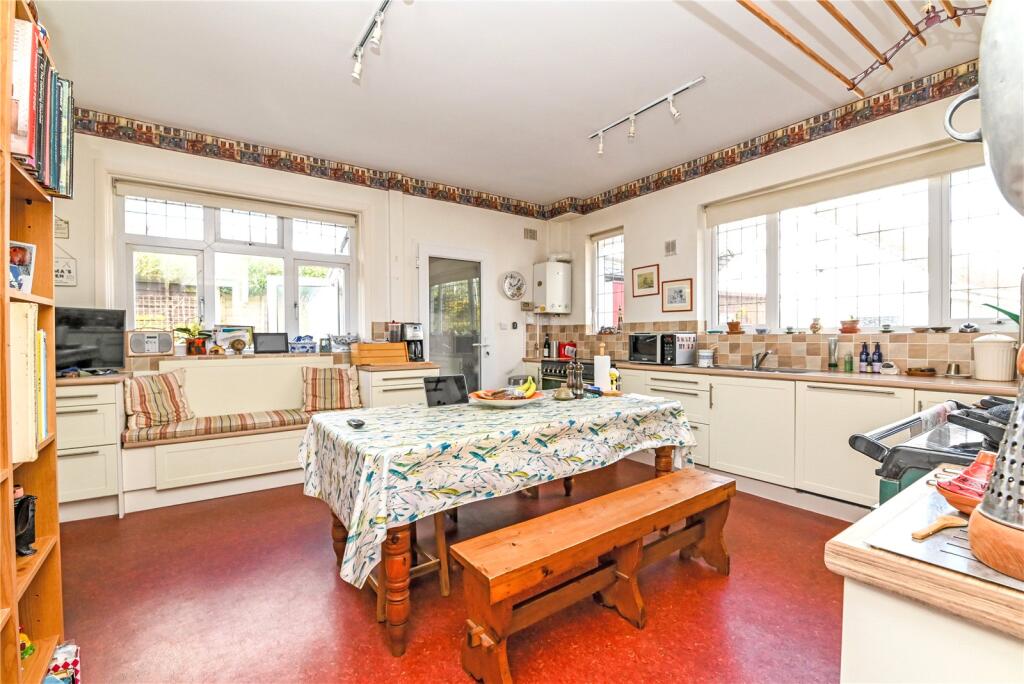 Additional image 3 of Highlands Road, Barton on Sea, New Milton, Hampshire, BH25