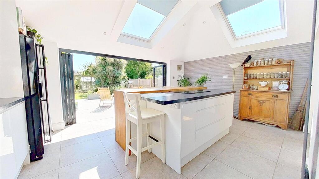 Additional image 3 of Wembley Avenue, Lancing, West Sussex, BN15