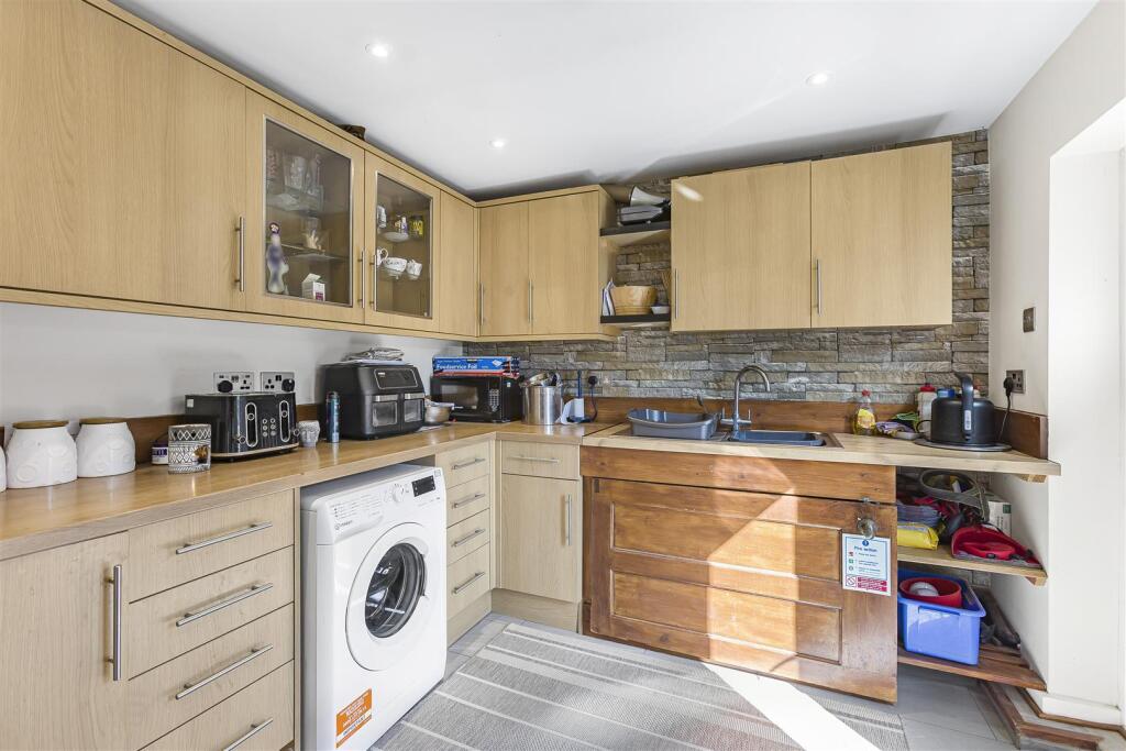 Additional image 6 of Aldykes, Hatfield