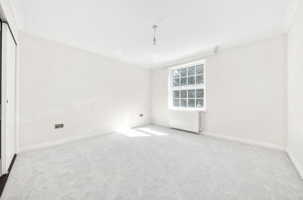 Additional image 11 of Latimers Close, Highcliffe, Christchurch, BH23