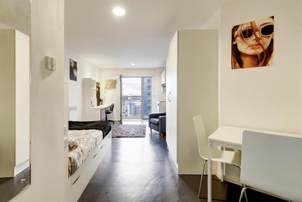 Additional image 28 of Birmingham | Student | September | B4