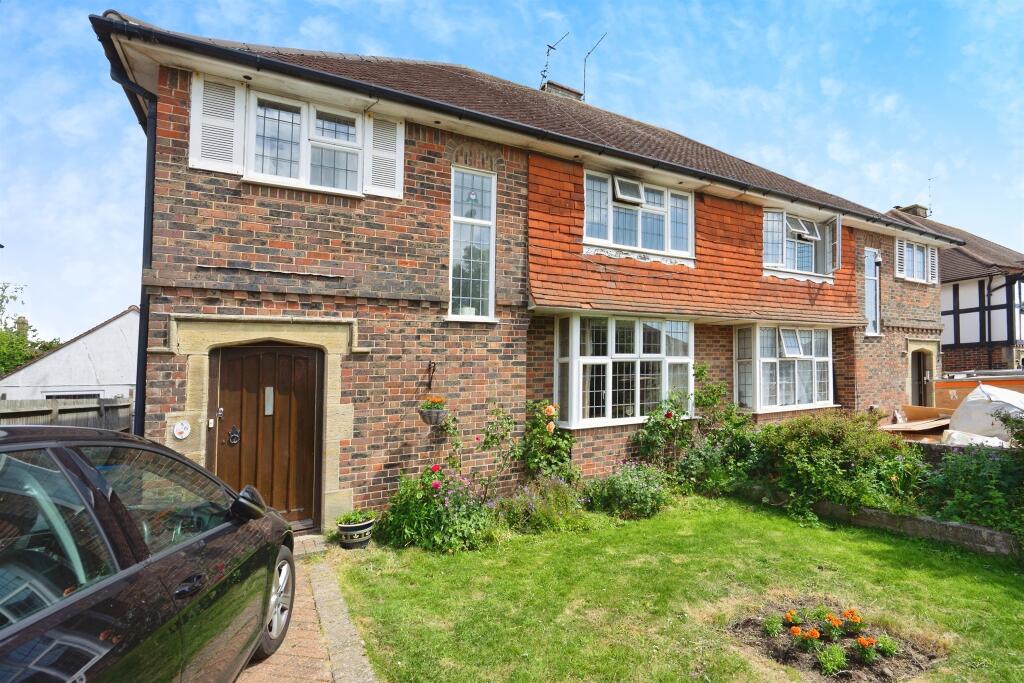 George V Avenue, Worthing