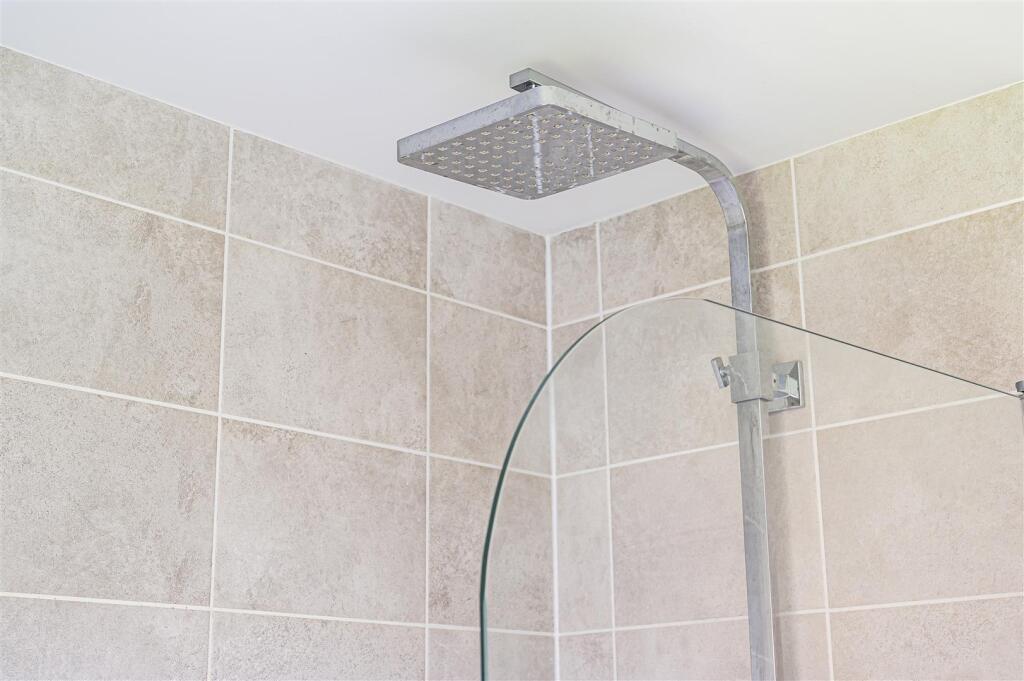 Additional image 26 of Linnet Crescent, Peacehaven