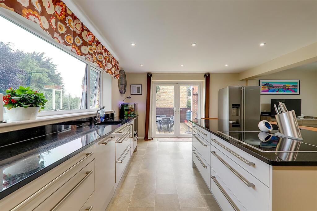 Additional image 5 of Longlands Glade, Charmandean, Worthing