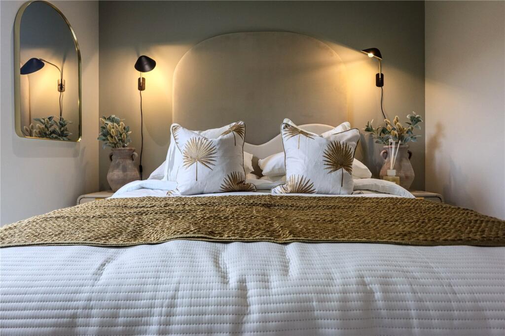 Additional image 6 of Quinque, 5 Porta, London Road West, Bath, Somerset, BA1