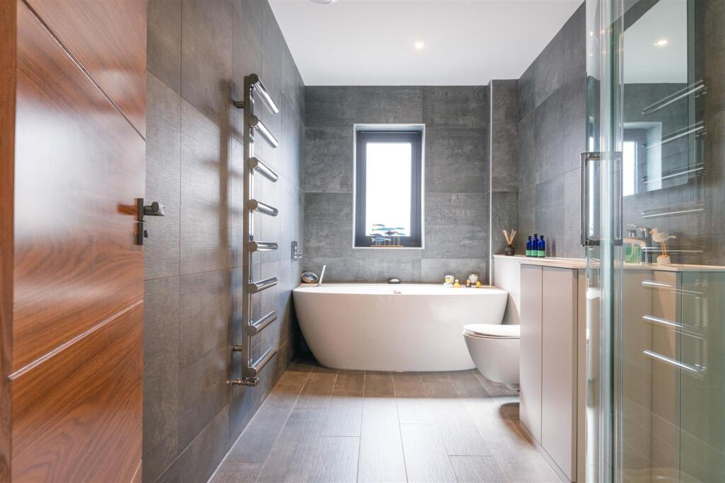 Additional image 25 of Elms Avenue, Lilliput