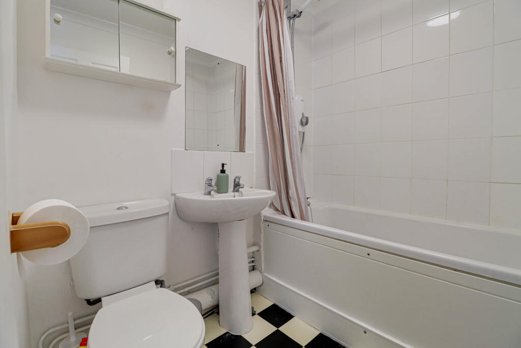 Additional image 9 of Aldwickbury Crescent, Harpenden, AL5