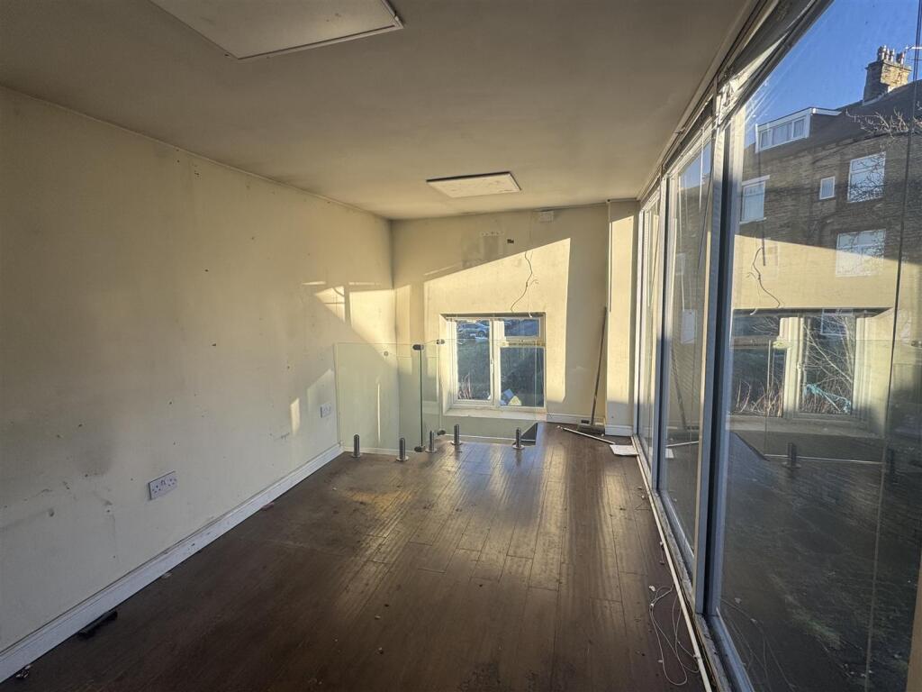 Additional image 11 of Farnham Road, Great Horton