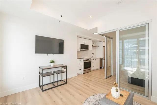 Additional image 9 of 5 Wellington St Unit 1403